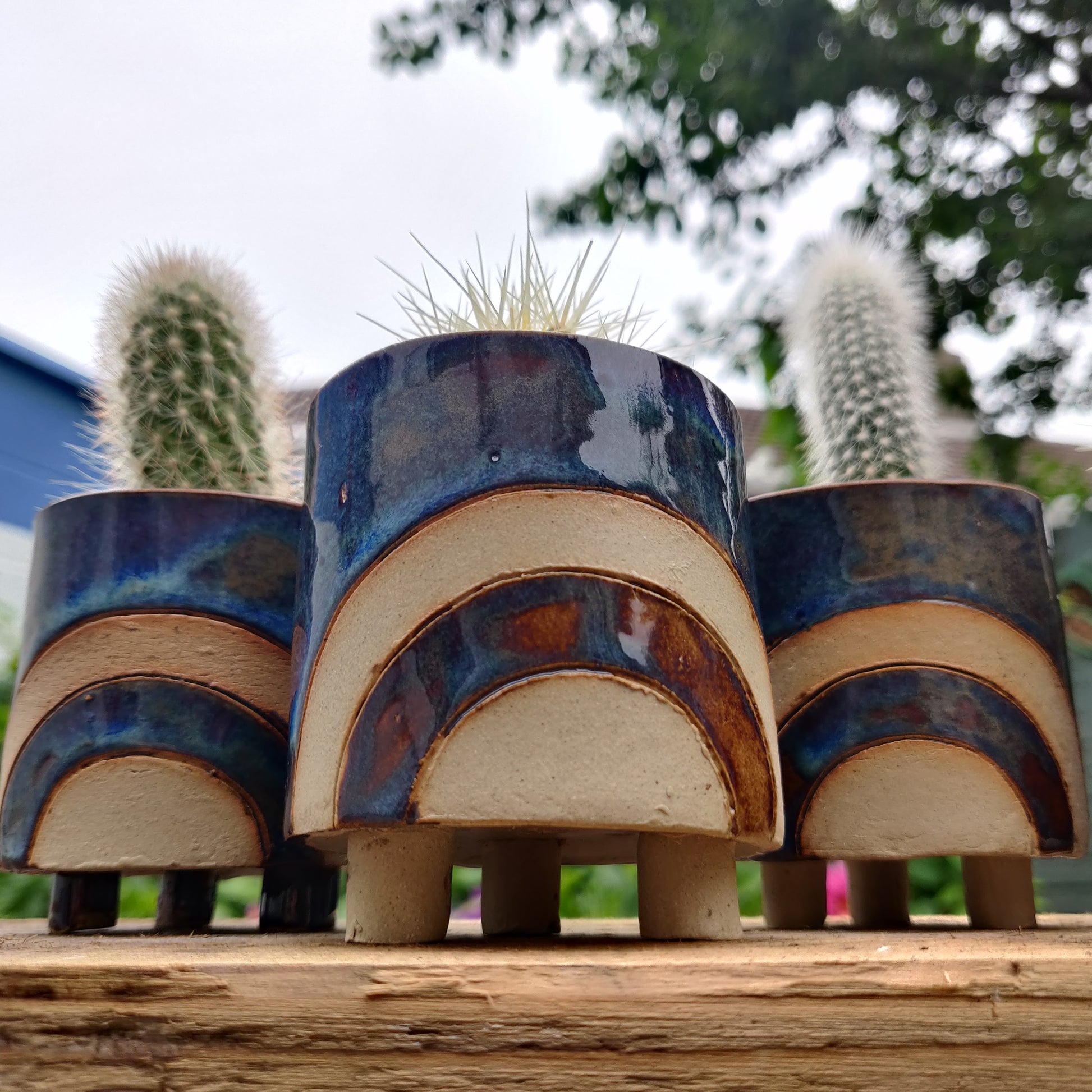 ceramic plant pot with feet Little Feet Planter
